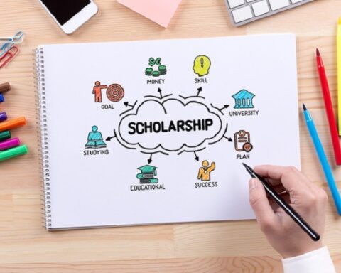 Common-Misconceptions-About-College-Scholarships